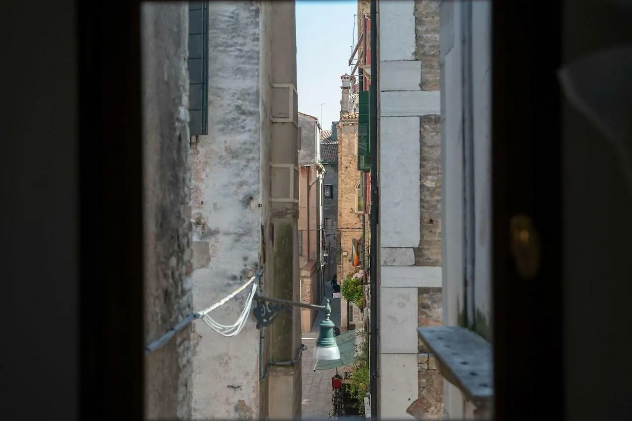 Apartment Ponte Raspi Canal View Venezia